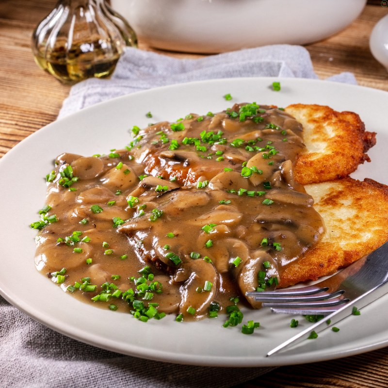 Tilápia grelhada ao molho funghi