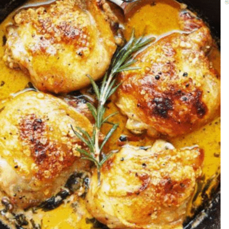 Sobrecoxa assada com curry e especiarias.