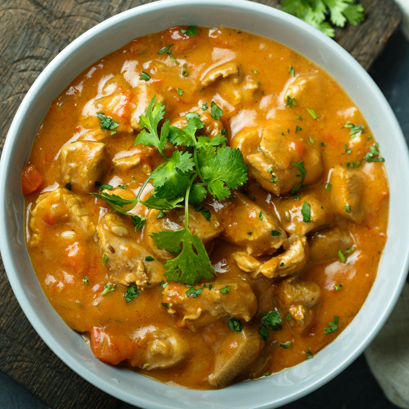 Iscas Frango em cubos ao molho curry