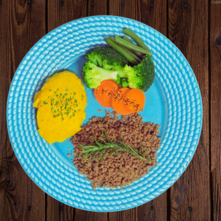Patinho moído com purê de abóbora low carb e legumes