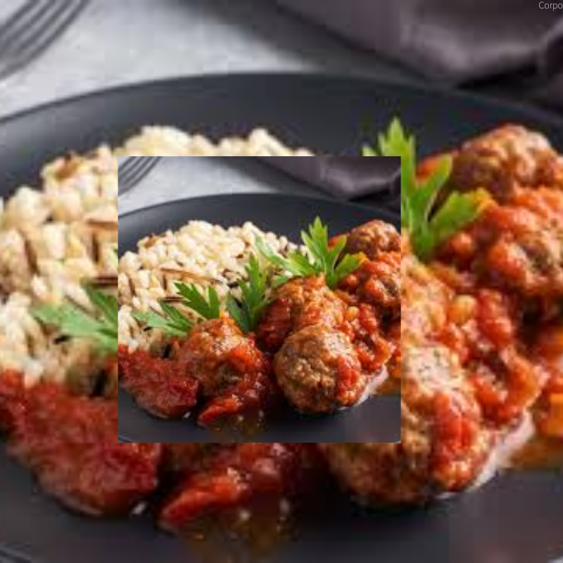 Almôndegas de patinho com arroz integral e legumes salteados na manteiga ghee